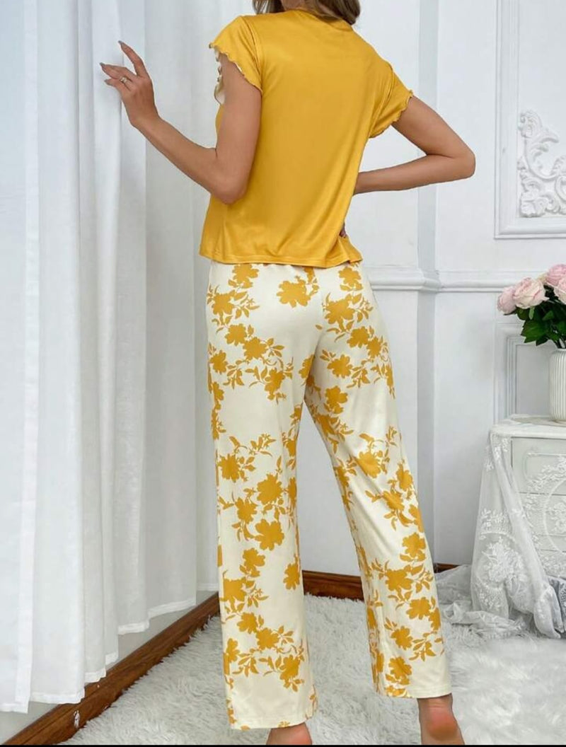 Women's Fashionable Floral Printed Pajama Set